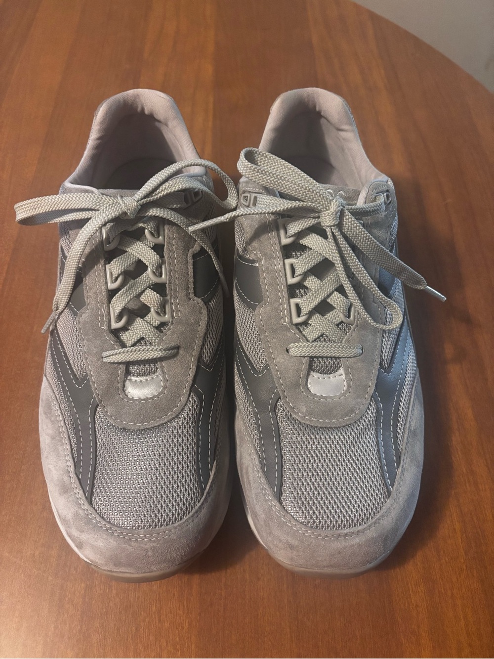 Women’s Gray Suede & Mesh Casual Sneakers